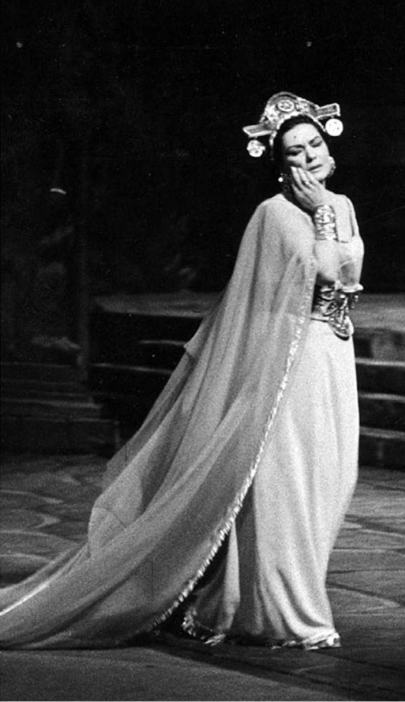 Zeani în rolul titular din Alzira de Verdi, la Teatro dell'Opera di Roma, 1967