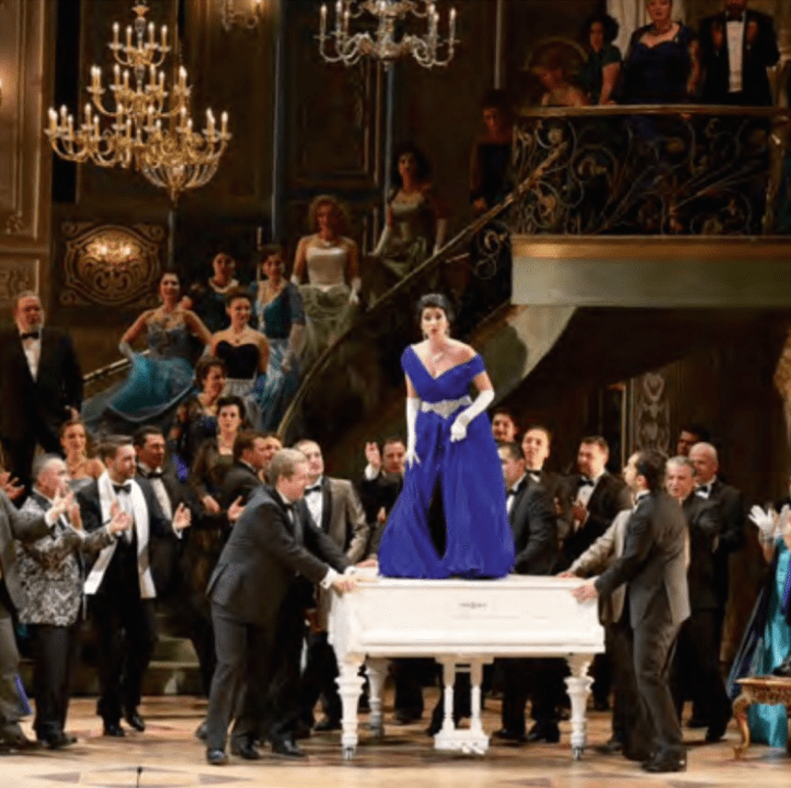 Paul Curran montează pentru prima oară La Traviata: deschiderea stagiunii la Opera Națională București, cu Aurelia Florian în rolul titular