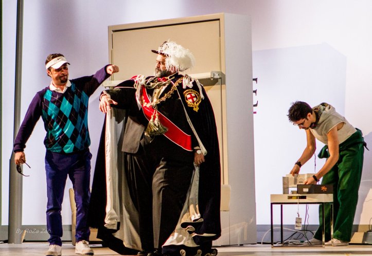 "Eccomi qua. Son pronto. M’accompagnate un tratto?"