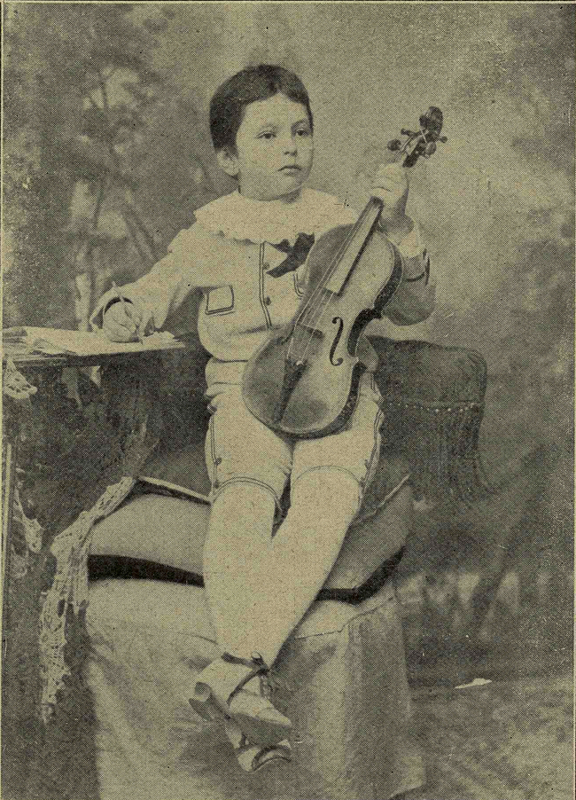 Maestrul Enescu la vârsta de 5 ani - Fotografie inedită