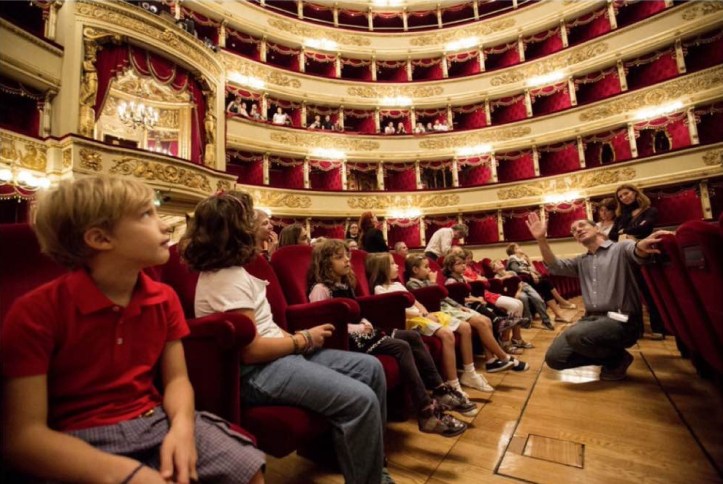 Pe când conducea Scala, Stéphane Lissner a ținut foarte mult să scadă vârsta publicului, prin încurajarea de noi programe educative.