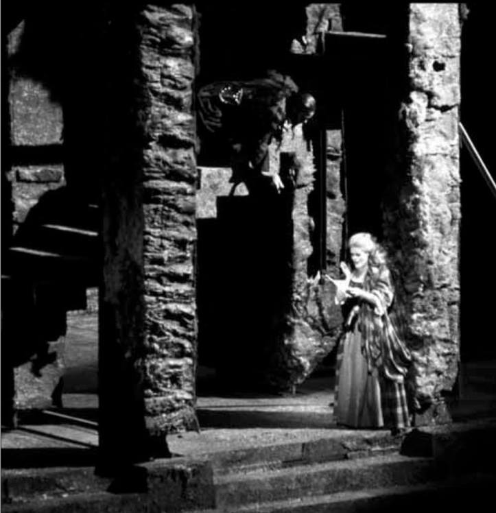 June Anderson (Lucia), regia: Andrei Șerban, Lyric Opera, Chicago, 1990.